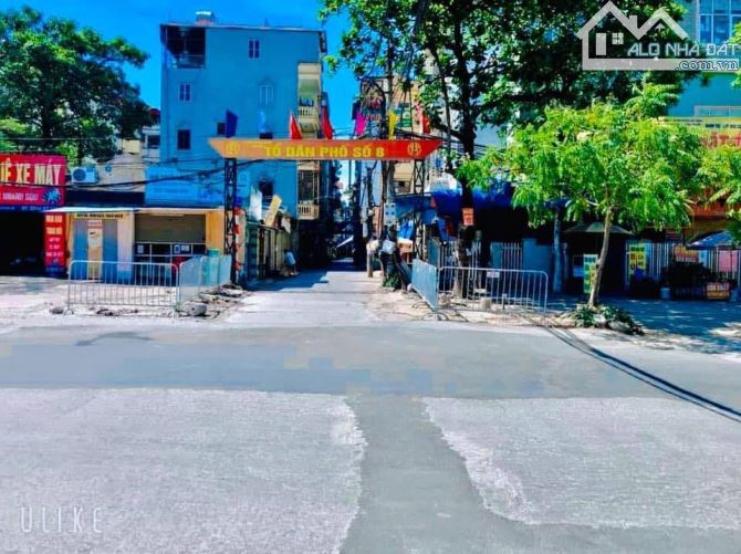 BÁN NHÀ 3 TẦNG LÔ GÓC TẶNG MẢNH ĐẤT DT 230M2 MẶT PHỐ ĐỨC THẮNG, BẮC TỪ LIÊM NGAY CẠNH HỌC