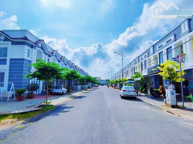 nhà phố mặt tiền 1 lầu, giá chưa tới 1 tỷ, ngay thành phố trà vinh