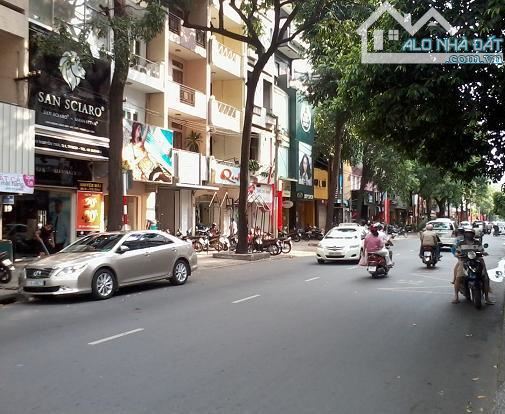 Bán gấp nhà góc 2 mặt tiền Nguyễn Văn Thủ và Mạc Đỉnh Chi Quận 1