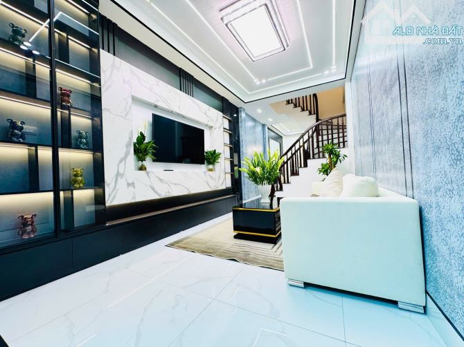 Bán nhà Bùi Xương Trạch.Thanh Xuân, Phân Lô, ô tô đỗ cửa, kinh doanh, 45m x 5 tầng, giá tỷ