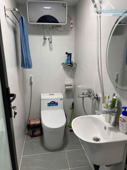 Cho thuê tập thể Vĩnh Hồ - 2N1K - 2WC - Đóng 3 cọc 1 - 7tr/ tháng