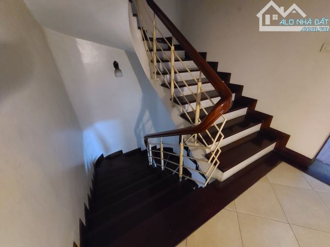 BIỆT THỰ KHU QUÂN ĐỘI HOÀN KIẾM - 2 THOÁNG - 4 TẦNG 1 HẦM OTO - AN NINH TUYỆT ĐỐI