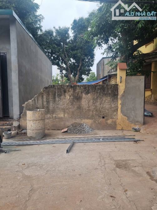 BÁN ĐẤT YÊN MỸ THANH TRÌ . MT 7,3M . GIÁ 8,1 TỶ . Ô TÔ TRÁNH . KHU TRONG LÀNH NHẤT HÀ NÔI