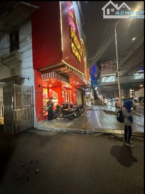 77.x Tỷ/97 M2/ 6.5 Mt/ Mặt Phố Hoàng Cầu