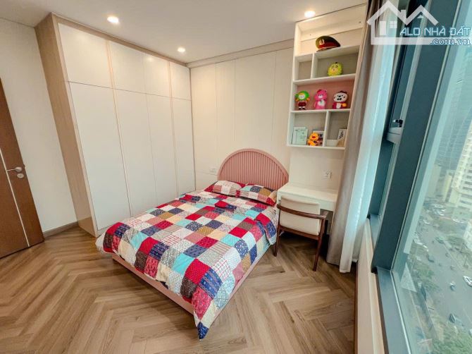 BÁN NHÀ ĐẸP LÔ GÓC ĐƯỜNG VÕ CHÍ CÔNG TÂY HỒ GIÁ HẤP DẪN 25,8 TỶ 216M2, 5 TẦNG, MT 20M