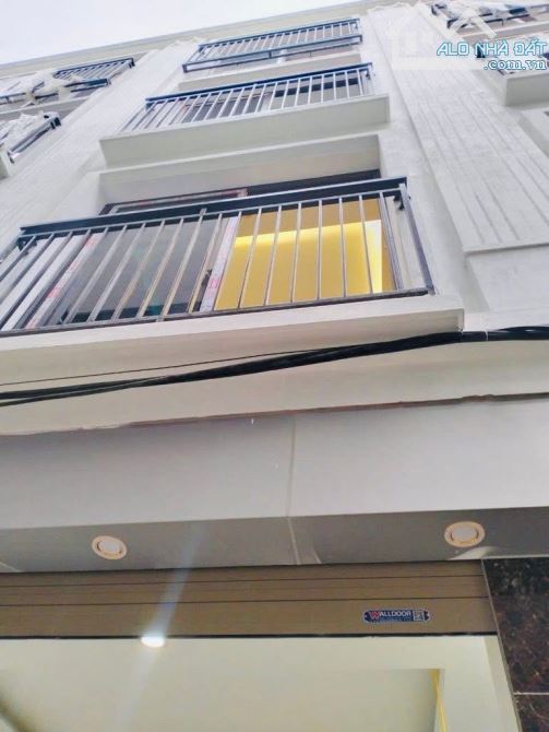 Đại Cát -Bắc Từ Liên  DT 32m. Gần Sân Chơi Văn Hoá ,Giá 4,6 Tỷ