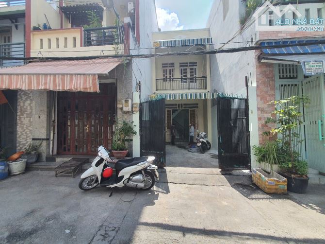 Bán nhà hẻm 8m thông đường sô 12, bình tân, diện tích 4 x 16,5m vuông vức, nhà 1 lầu