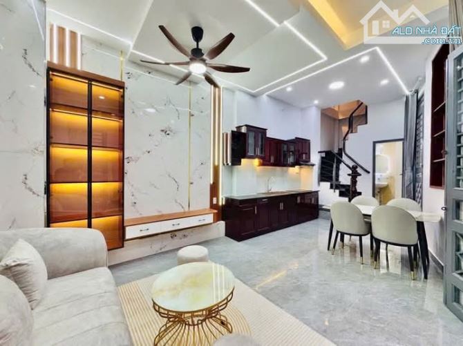 💎 BÁN NHÀ NGHĨA TÂN - CẦU GIẤY - HÀ NỘI 💎  💰 Giá: 30 Tỷ 📏 Diện tích: 94m² 🏠