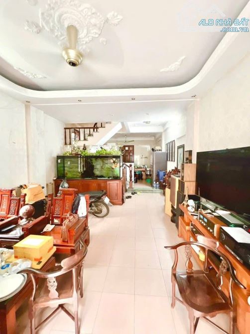 Bán Nhà Trần Cung Cầu Giấy-Lô Góc Phân Lô,Oto Vào Nhà-63m 4 tầng mt 5,2m giá 18,5 tỷ