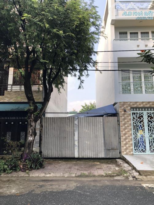 Bán gấp lô đất đs 1C khu Ao Sen Tên Lửa đối diện CV 5x20m giá 9.75 tỷ ( giá tốt khu vực )