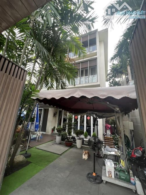 Bán gấp biệt thự đẹp đs 10 khu Tên Lửa 10x20m 3.5 tấm giá 27 tỷ ( giá tốt khu vực )