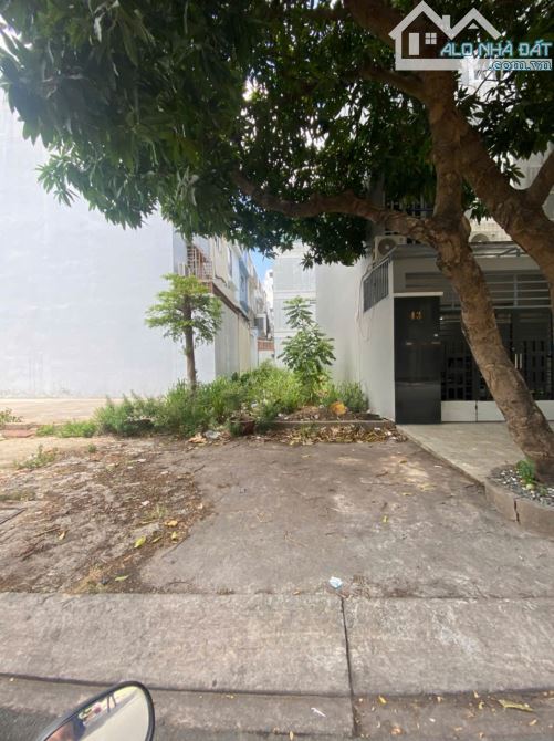 Bán gấp lô đất đường 30 khu Tên Lửa cách EAON 200m 5x20m giá 13.9 tỷ (giá tốt khu vực)