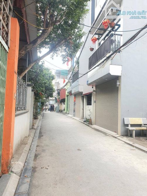 Bán nhà 2 tầng Thị Trấn Đông Anh Ô TÔ TRÁNH 52m2 chỉ 4tỷ