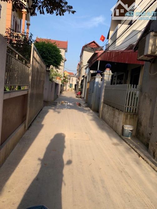 Cần bán 101m đất tại Đan nhiễm TT văn Giang