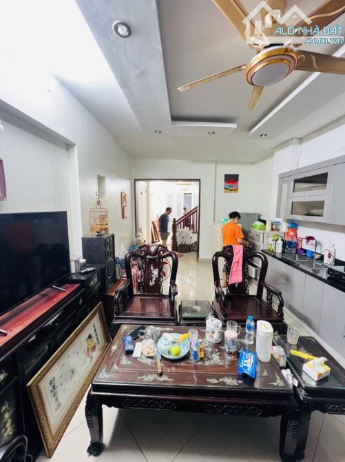 TRẦN DUY HƯNG - CÁCH Ô TÔ 30M - 2 THOÁNG - NGÕ THÔNG - NỞ HẬU - 12.8 TỶ