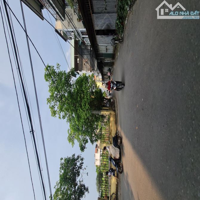 78m2, mt 5m. 6 tỷ x. Đất Đông Dư, Gia Lâm, 7 chỗ thông, vào nhà.