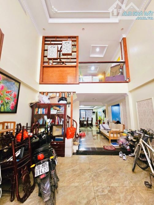 Bán Nhà Phân Lô Hồ Võ Thị Sáu 56M2 6T Thang Máy MT 4M Ngõ Thông Tứ Tung Giá 15.5 Tỷ