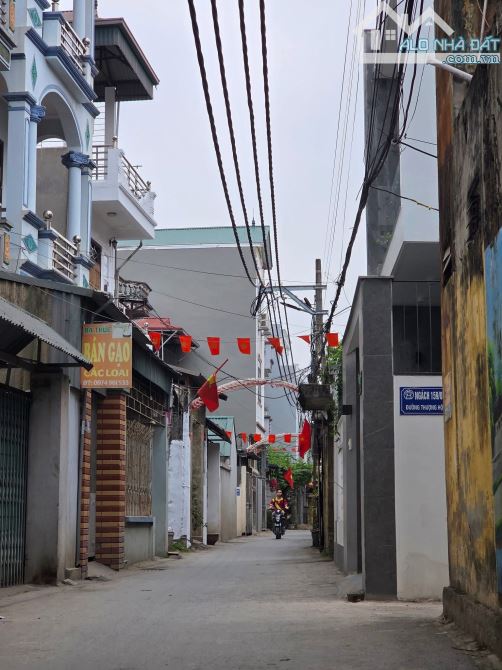 Bán nhà tân hội cụm 13 vị trí kinh doanh, ngõ thông thẳng ra dự án Vinhome đan phượng