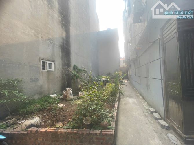 CẦN BÁN LÔ GÓC NGỌC THUỴ,CẠNH TRƯỜNG VIỆT PHÁP,45M,MT3,6M,GIÁ 7,5TỶ,CÁCH Ô TÔ TRÁNH 50M2.