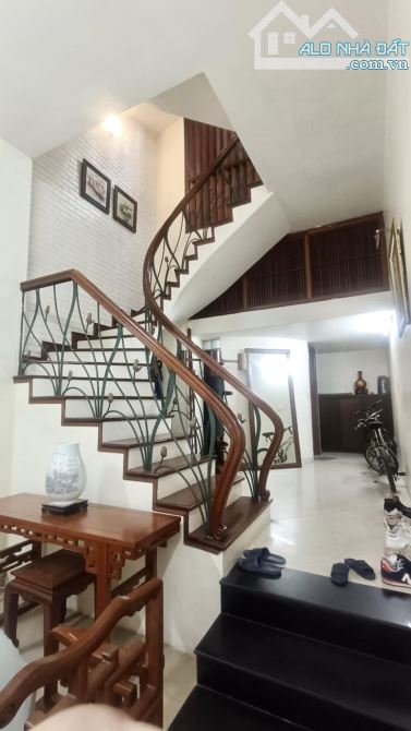 Siêu phẩm kinh doanh phố Hoàng Cầu - Đống Đa, phân lô ô tô đỗ cửa. 50m 5T 27.0 tỷ.