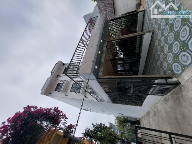 BÁN NHÀ ĐẸP NGŨ HIỆP, TRUNG TÂM THANH TRÌ, LÔ GÓC, GARA Ô TÔ 68M X 5 TẦNG HƠN 6 TỶ.