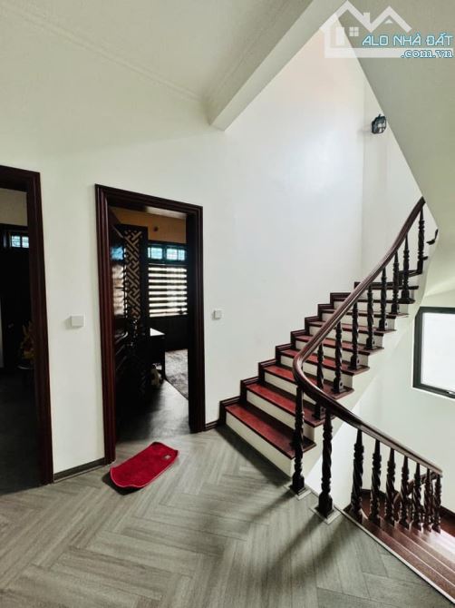SIÊU PHẨM NGỌC THỤY LONG BIÊN - 4 THOÁNG - GARA Ô TÔ - BIỆT THỰ SÂN VƯỜN - HÀNG XÓM KHAI