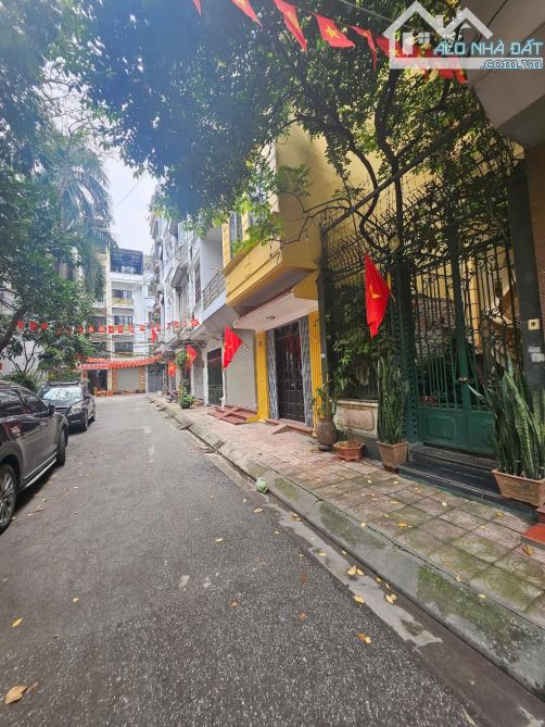 PHÂN LÔ HỒNG HÀ - 2 MẶT TIỀN Ô TÔ TRÁNH - Ô CHỜ THANG MÁY - VIEW VƯỜN HOA