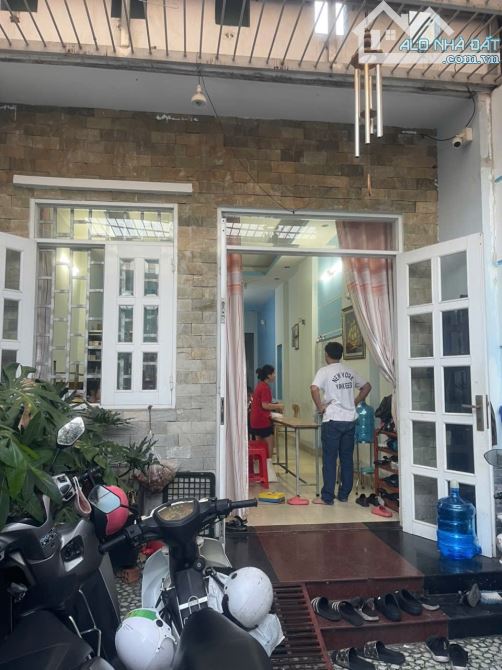 NHÀ ĐẸP 100M2 HẺM XE HƠI   VỊ TRÍ ĐẸP  SÁT TRƯỞNG CHINH  GIÁ CHỈ 5,5 Tỷ
