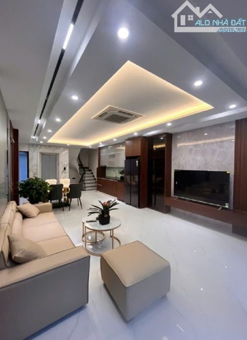AI NHANH HƠN. NHÀ ĐẸP PHỐ HỒNG TIẾN LONG BIÊN, GA RA, TM, FULL NỘI THẤT XỊN, KD, LÔ GÓC.