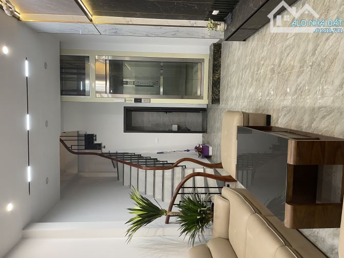 NHÀ ĐẸP TÂY HỒ- 6 TẦNG THANG MÁY -2 THOÁNG-NỞ HẬU-TẶNG NỘI THẤT HIỆN ĐẠI- GẦN PHỐ- Ở NGAY