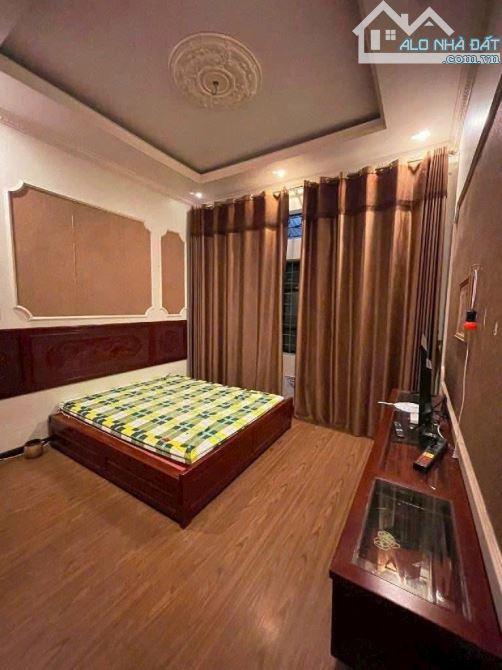 BÁN NHÀ BẠCH MAI, 4 TẦNG, SỔ ĐỎ 38M, 2 MẶT THOÁNG, NGÕ VF3 ĐỖ CỬA, GẦN TRƯỜNG, CHỢ, PHỐ
