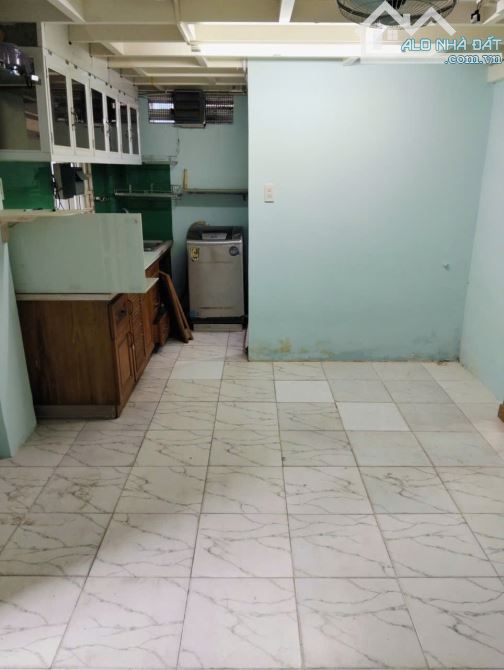 Ngay chợ Phú Nhuận - Huỳnh Văn Bánh - 20m2 - 2 Tầng - 2.45 tỷ - Giáp Phan Xích Long