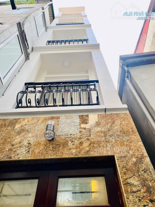 Cho thuê tòa CHDV mới 5 tầng, 44m2, 8 phòng full đồ tại Võ Chí Công - 9