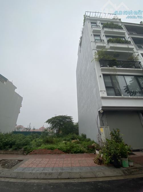 Bán Đất Tái Định Cư Ngọc Thụy Long Biên, DT: 62m2, sát công viên, giá 17 tỷ 800tr. - 2