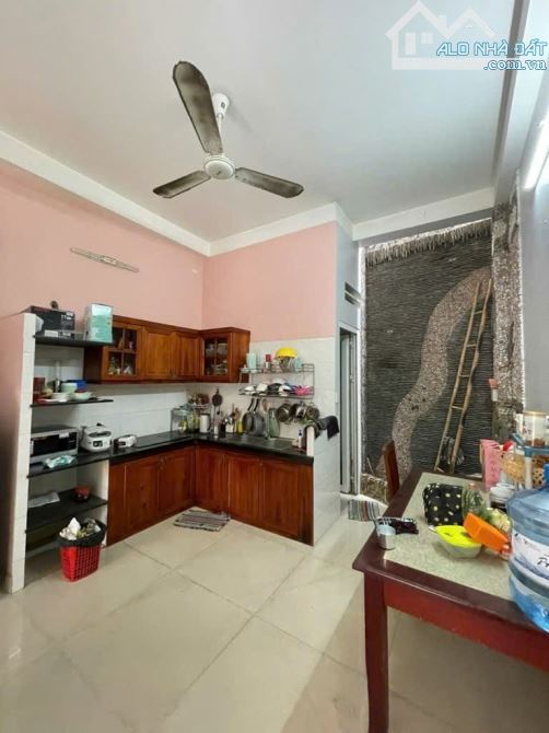 🔥🔥Nhà 3 tầng, Đ. Gò Cát, Phú Hữu. Với 121m² xây dựng, nhà còn mới, khu DC Dân trí cao - 1