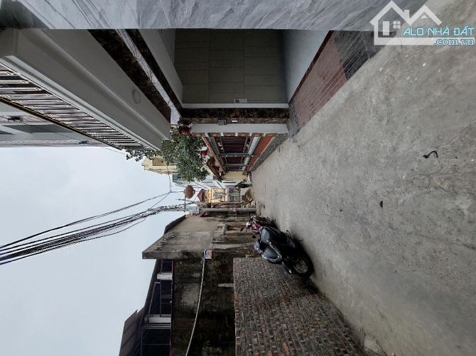 Bán nhanh nhà 4 tầng, 40m, gara ô tô 7 chỗ, ngõ thông chỉ hơn 5 tỷ - 1