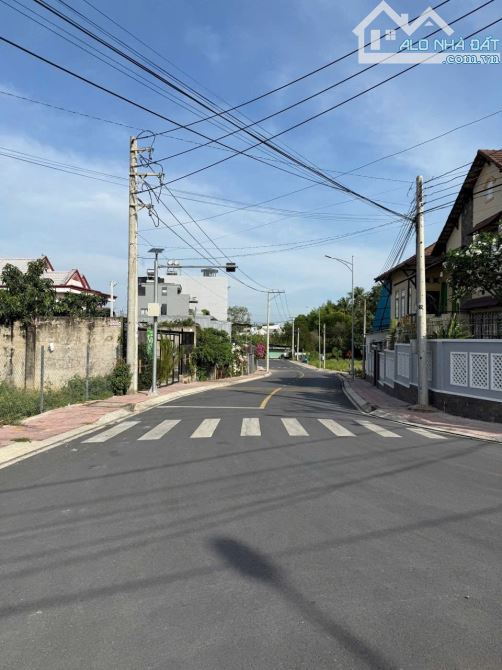 Lô Đất 104m2 Sau Lưng Cfe Nhật An, Vị trí Trung Tâm Phường Lái Thiêu, Ra Nhà Thờ LT 500m - 1
