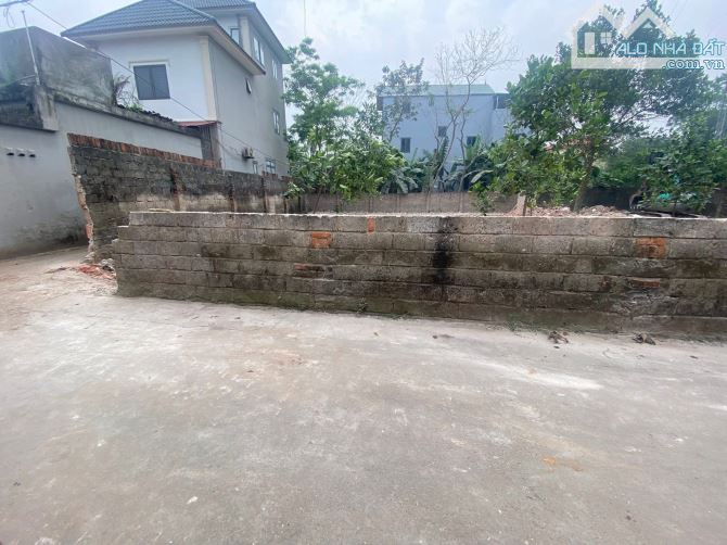 HÀNG HOT -- nhỉnh 3x tr/m có ngay mảnh đất tại Sài Sơn , Quốc Oai. Đường rộng, ô to. - 1