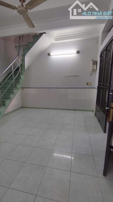 Bán nhà hẻm 4 m tại Trần Xuân Soạn, Tân Hưng, Quận 7, HCM, 2 tầng DT 62m2 4 PN chỉ nhỉnh 5 - 1