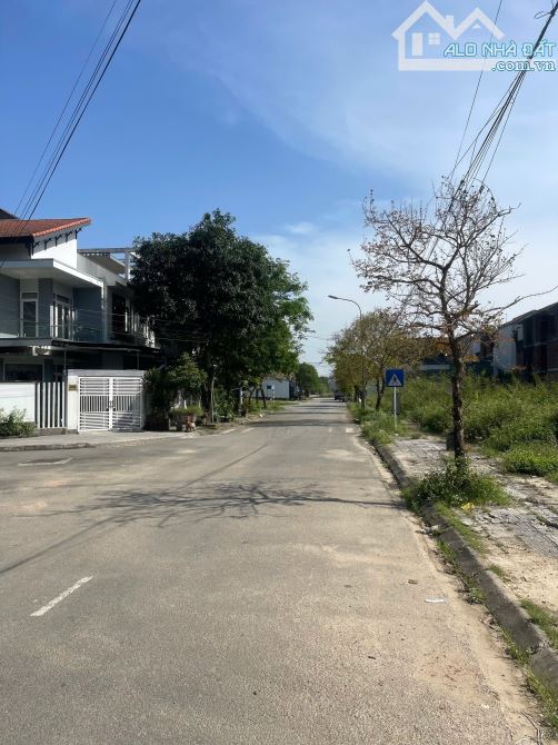 CẦN BÁN ĐẤT ĐẸP TRỤC CHÍNH KHU ĐÔ THỊ PHÚ THƯỢNG - 1