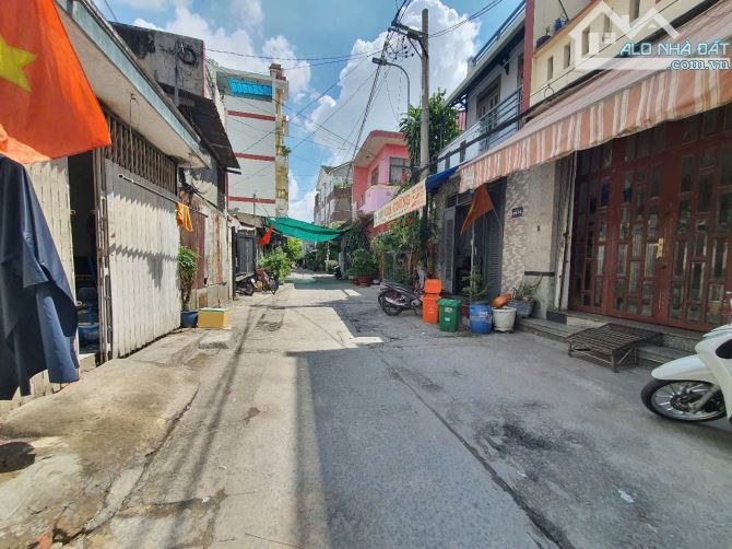 Bán nhà hẻm 8m thông đường sô 12, bình tân, diện tích 4 x 16,5m vuông vức, nhà 1 lầu - 1