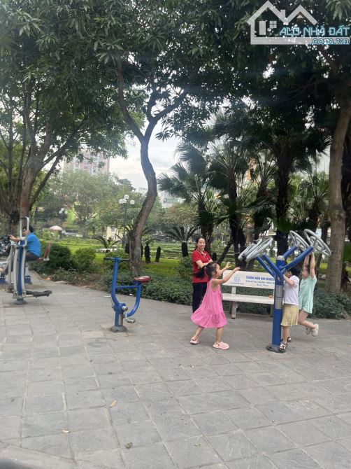 [Ôtô trải tránh] Bán đất Phố Bát Khối,400m2, MT12m,KD, Giá 26.6 tỷ,Chia lô, đầu tư - 1