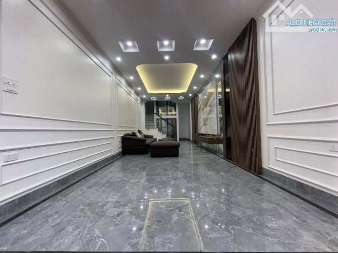 CỔ LINH - LONG  BIÊN, 40M, 6 TẦNG THANG  MÁY, FULL NỘI THẤT,  ĐỐI DIỆN  EAON MALL - 1