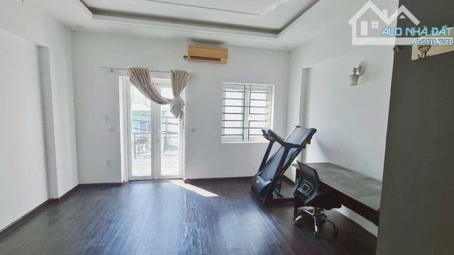 Tân Bình - Nhà 53m2 Mặt Tiền 4,8m - Tiềm Năng Kinh Doanh, Sổ Hồng Trao Tay! - 1