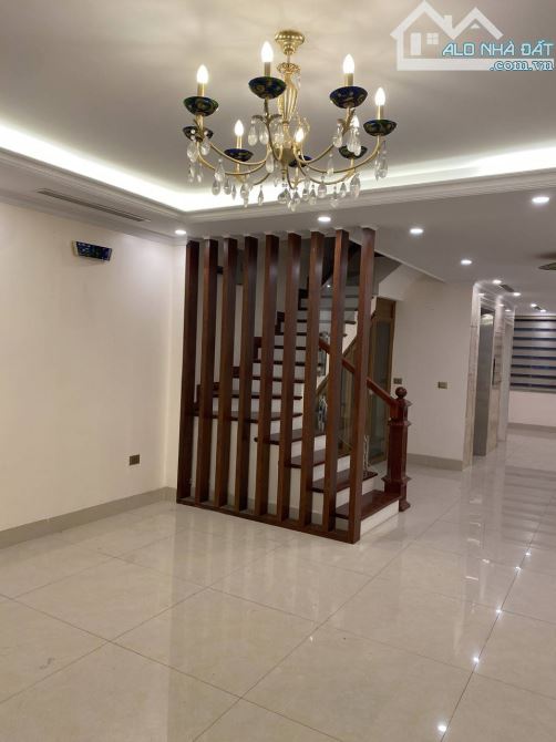 Bán nhà Phố Nhật Chiêu, Hồ Tây, KD Hót 5 Tầng 1 Hầm Diện tích 108m2, MT 6,6m, giá 73 - 1
