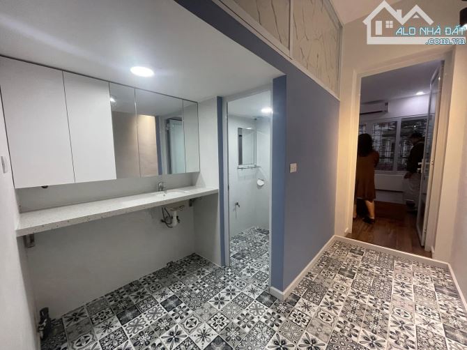 Bán căn tập thể M11 Nguyễn Chí Thanh – tầng 2 - 70m2 - 2 mặt thoáng ở được ngay - 1