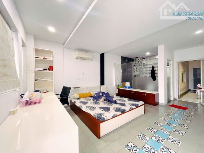 NGUYỄN XÍ P26 BÌNH THẠNH - HẺM Ô TÔ TRÁNH - 3 TẦNG - DT LỚN 80M2 - GIÁ CHỈ 10 TỶ - 1