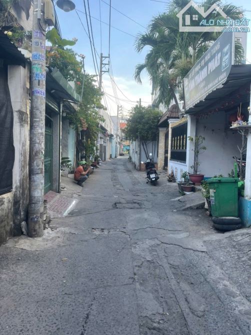 NHÀ ĐẸP 100M2 HẺM XE HƠI   VỊ TRÍ ĐẸP  SÁT TRƯỞNG CHINH  GIÁ CHỈ 5,5 Tỷ - 1