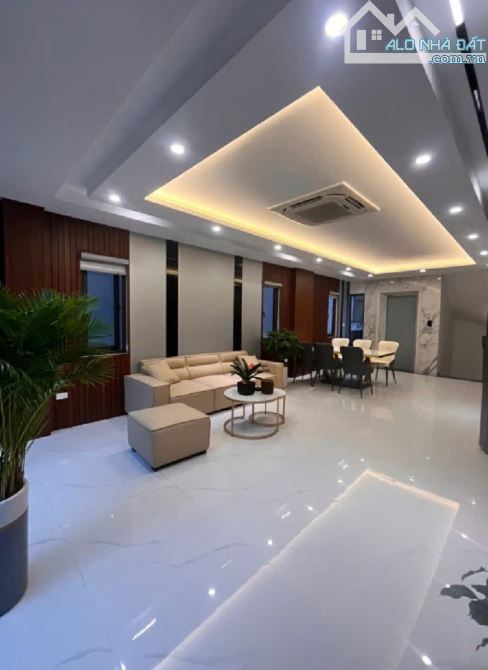 AI NHANH HƠN. NHÀ ĐẸP PHỐ HỒNG TIẾN LONG BIÊN, GA RA, TM, FULL NỘI THẤT XỊN, KD, LÔ GÓC. - 1