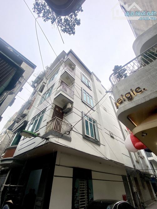 HIẾM! NHÀ PHÂN LÔ TRẦN QUỐC HOÀN 41M2 5 TẦNG - LÔ GÓC - CÁCH PHỐ 15M - Ô TÔ TRÁNH - 1